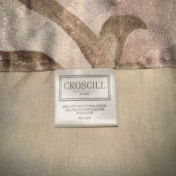 Croscill Elegant Floral Valence with Tassels - Picture 6 of 6